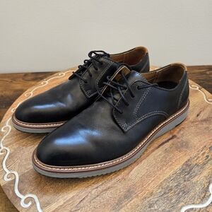 Johnston and Murphy Mens Size 9 Captoe Sneaker